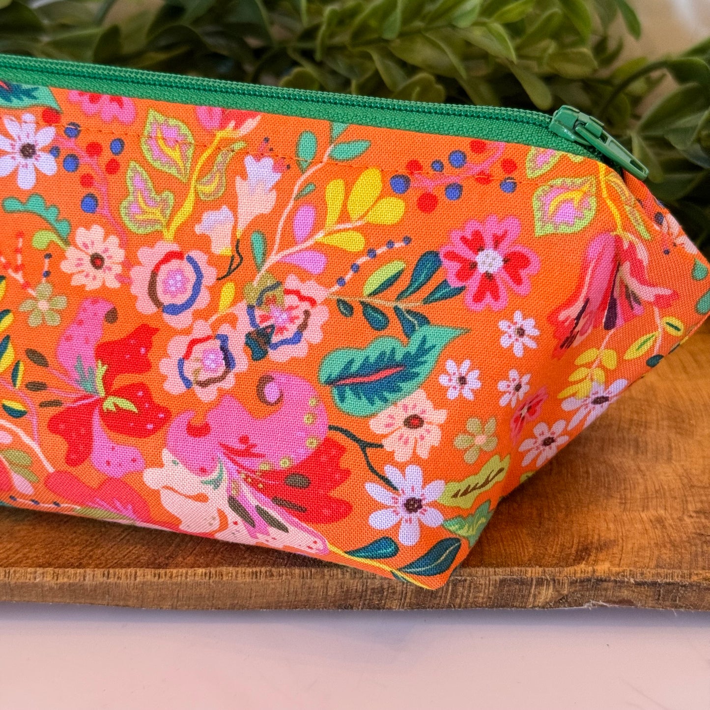 Frida Floral Pouch_Grn Zipper